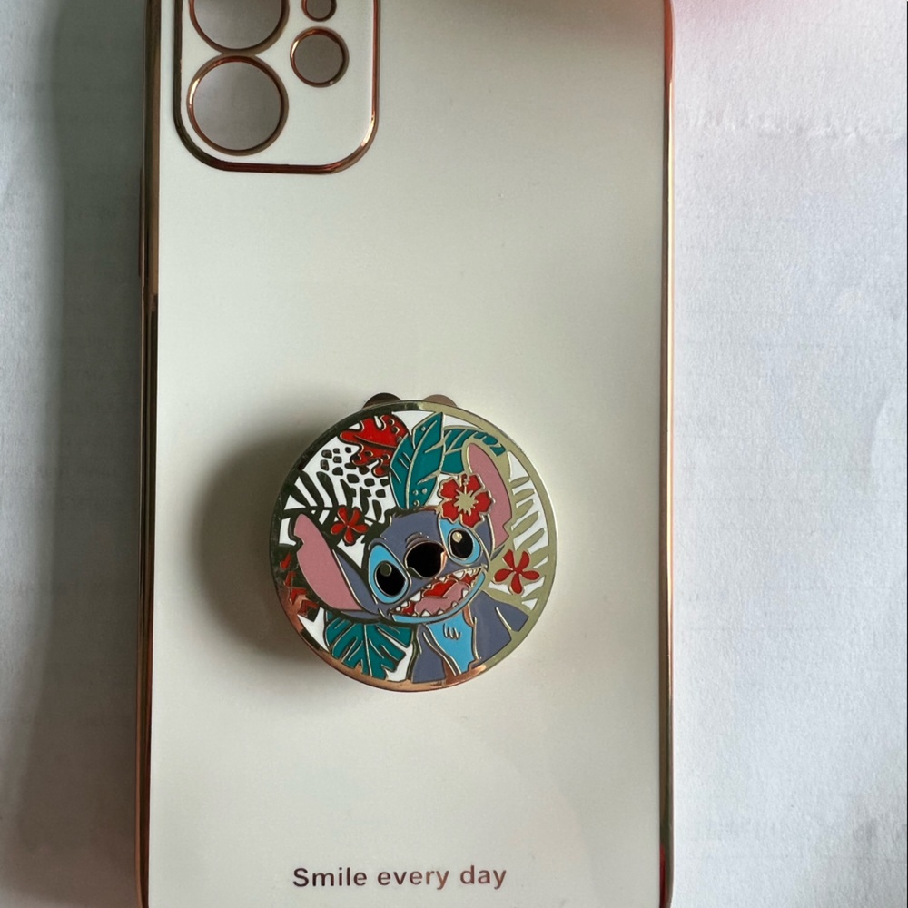 I phone 11 case with pop socket